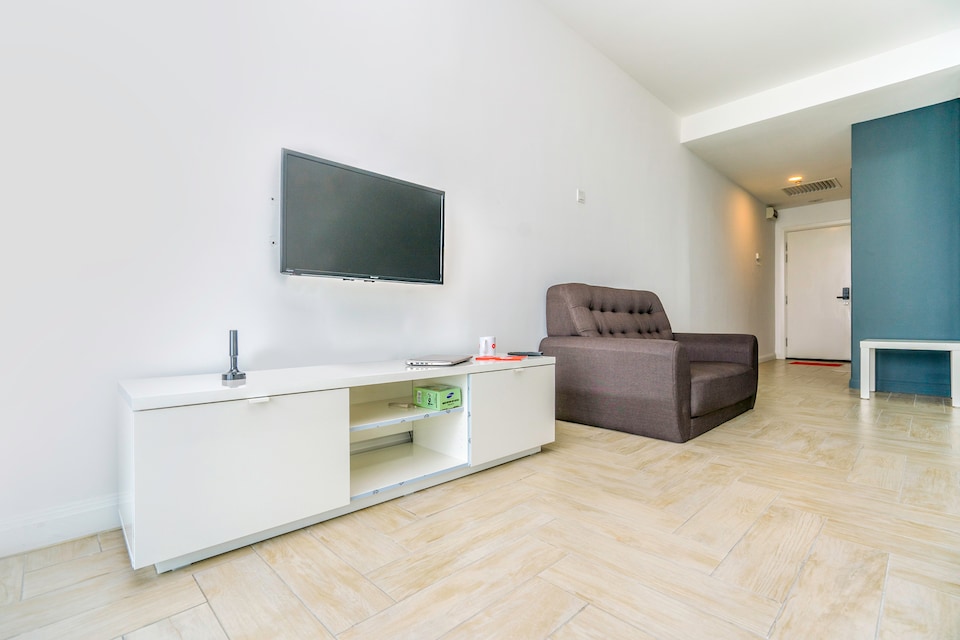 OYO Home 43951 Fair Studio Empire City Marriot, Damansara Perdana, Petaling Jaya