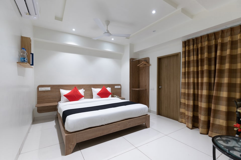 Capital O 45382 Akshar Inn By Jash Hotel, Jamnagar, Jamnagar