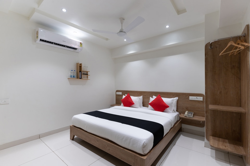 Capital O 45382 Akshar Inn By Jash Hotel, Jamnagar, Jamnagar