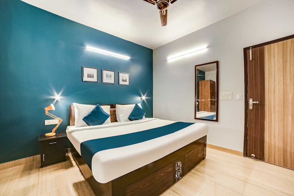 OYO SilverKey , Rajouri Garden Delhi, Delhi