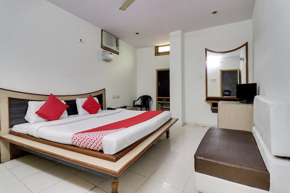 OYO 45398 Kunal Hotel , Etawah, Etawah