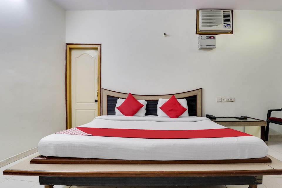 OYO 45398 Kunal Hotel , Etawah, Etawah