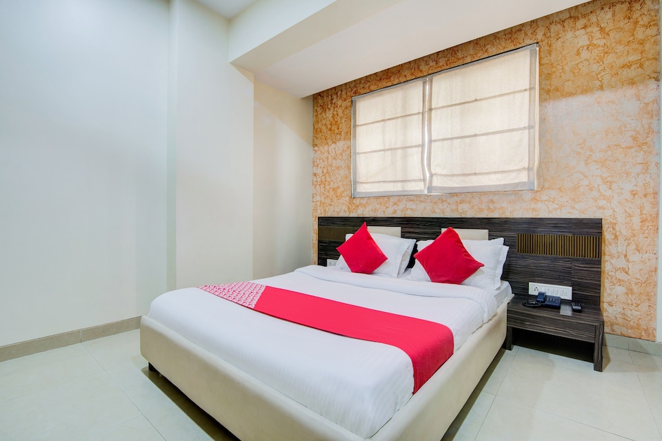 OYO 45424 Hotel Lakshmi Palace, Mumbai Borivali-Dahisar-Mira Road, Mumbai