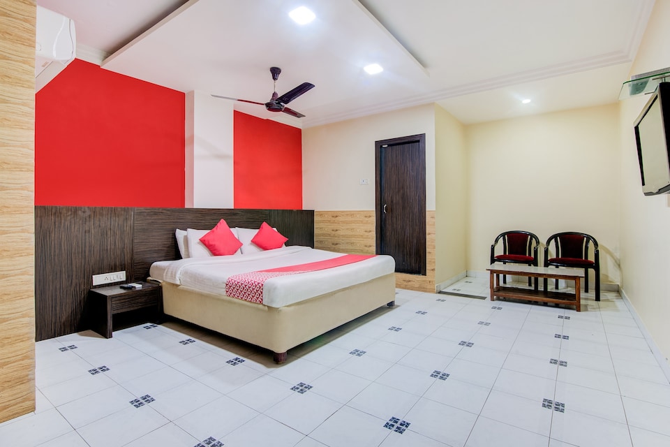 OYO 45424 Hotel Lakshmi Palace, Mumbai Borivali-Dahisar-Mira Road, Mumbai