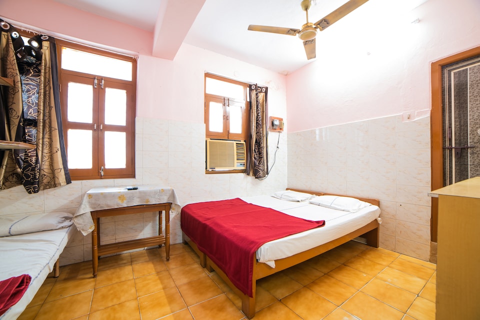 Hotel O by OYO Sree Radha Lodge Near Snow World, Secunderabad Railway Station, Hyderabad