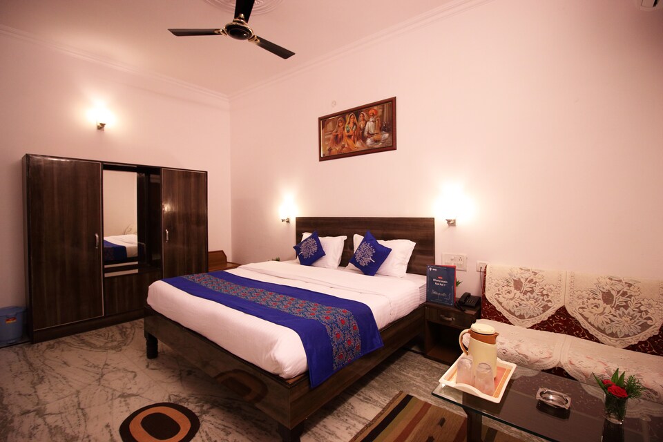 OYO 4563 Hotel Surya, Khajuraho, Khajuraho