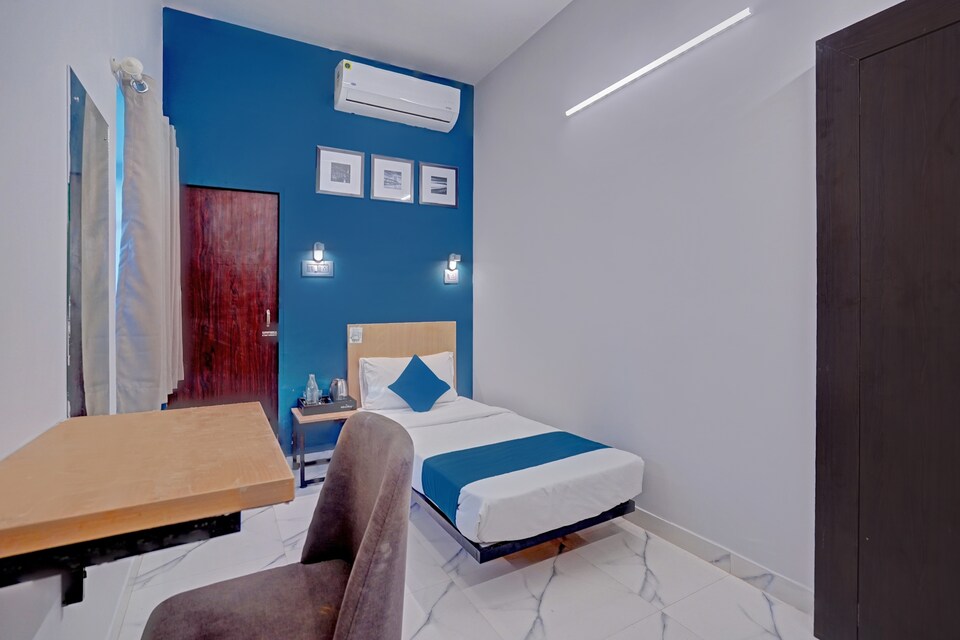 OYO SilverKey 45434 Near Aditya Care Hospital, Chandrasekharpur, Bhubaneswar