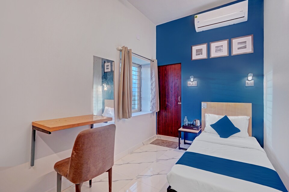 OYO SilverKey 45434 Near Aditya Care Hospital, Chandrasekharpur, Bhubaneswar