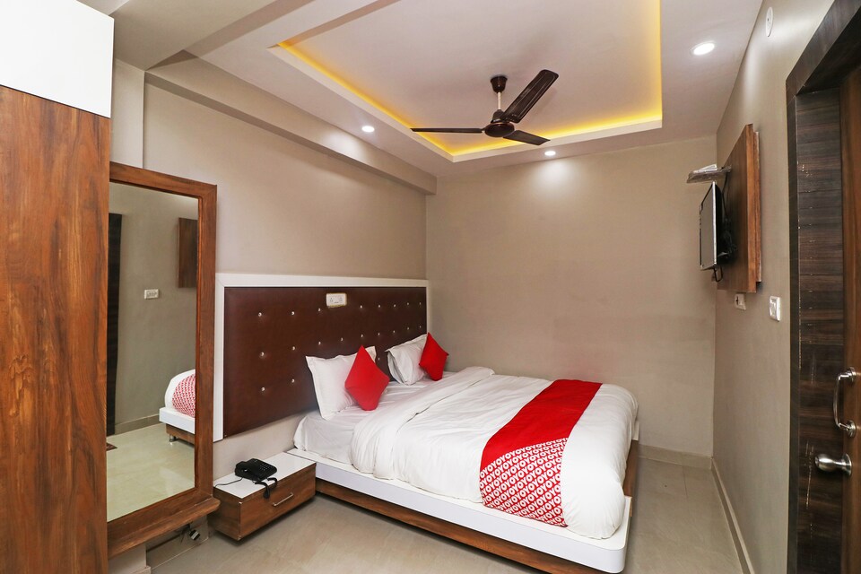 OYO Flagship 45455 Hotel Siddahant Palace, Sigra, Varanasi