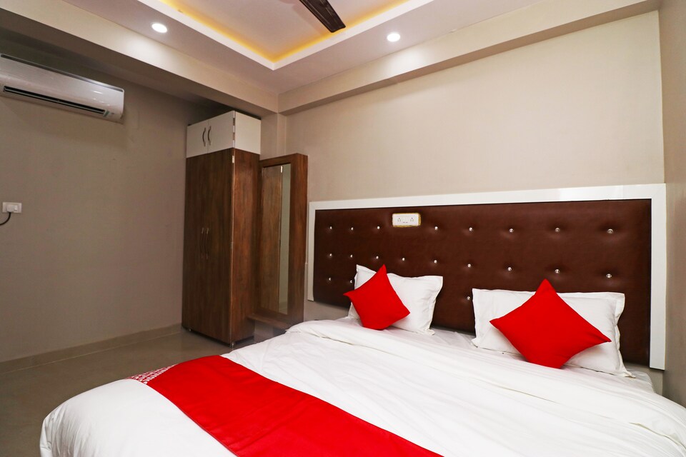 OYO Flagship 45455 Hotel Siddahant Palace, Sigra, Varanasi