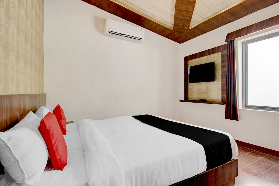 Capital O 45463 Hotel The Pearl, Gangapur City, Karauli