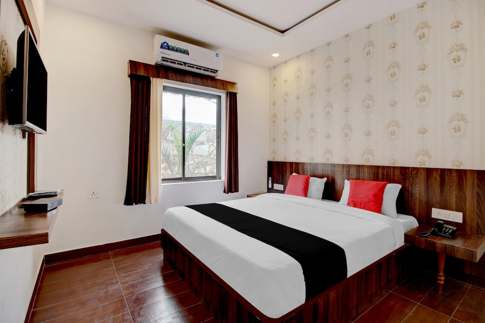 Capital O 45463 Hotel The Pearl, Gangapur City, Karauli