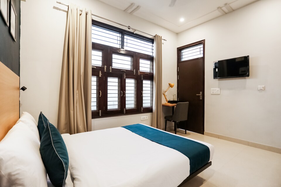 SilverKey Executive Stays 45466 Gangotri Vihar, Gomti Nagar Lucknow, Lucknow