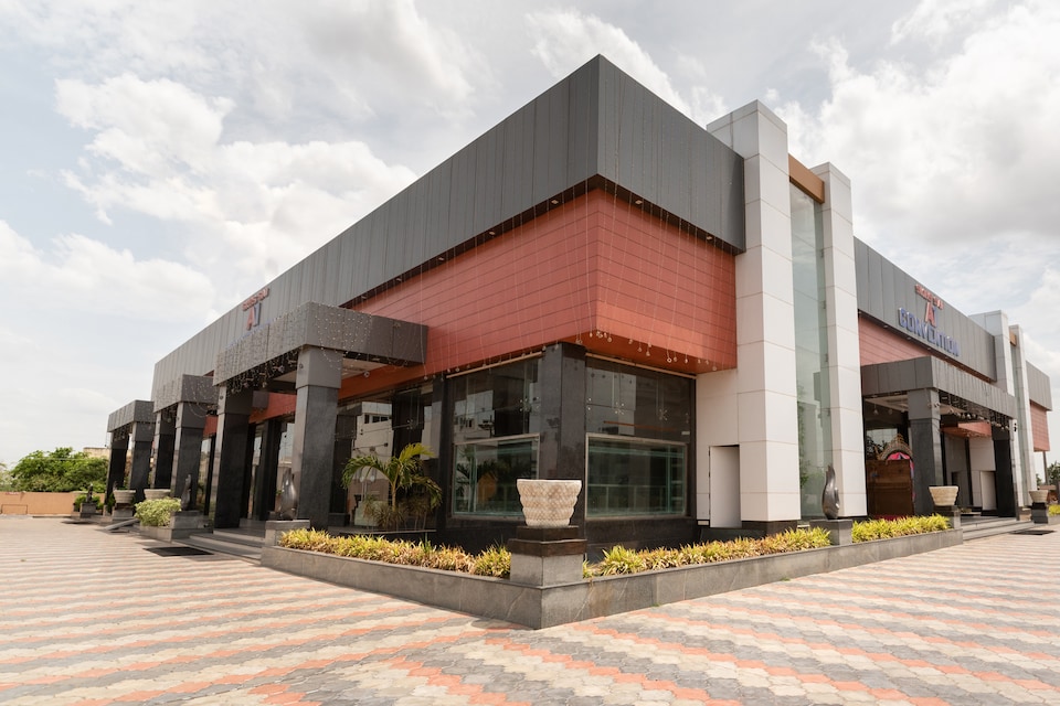 SPOT ON 45469 A1 Convention, Trunk Road, Ongole