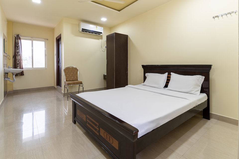 SPOT ON 45469 A1 Convention, Trunk Road, Ongole