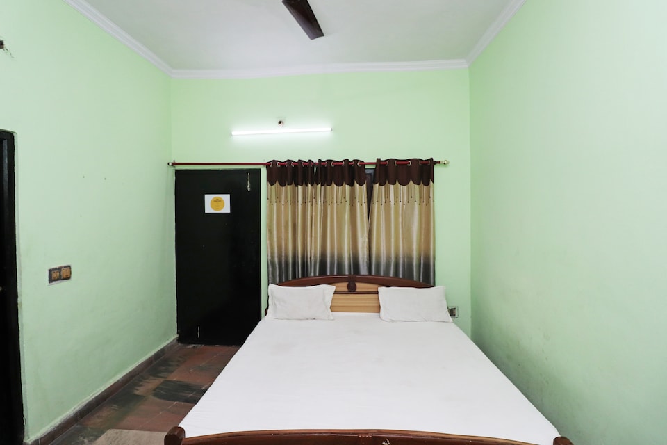 SPOT ON 45487 Hotel Day & Night, Jaunpur, Jaunpur