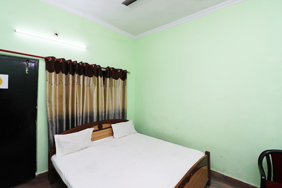 SPOT ON 45487 Hotel Day & Night, Jaunpur, Jaunpur