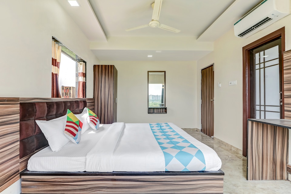 OYO Home 45491 Luxurious Home, Rajarhat Kolkata, Kolkata