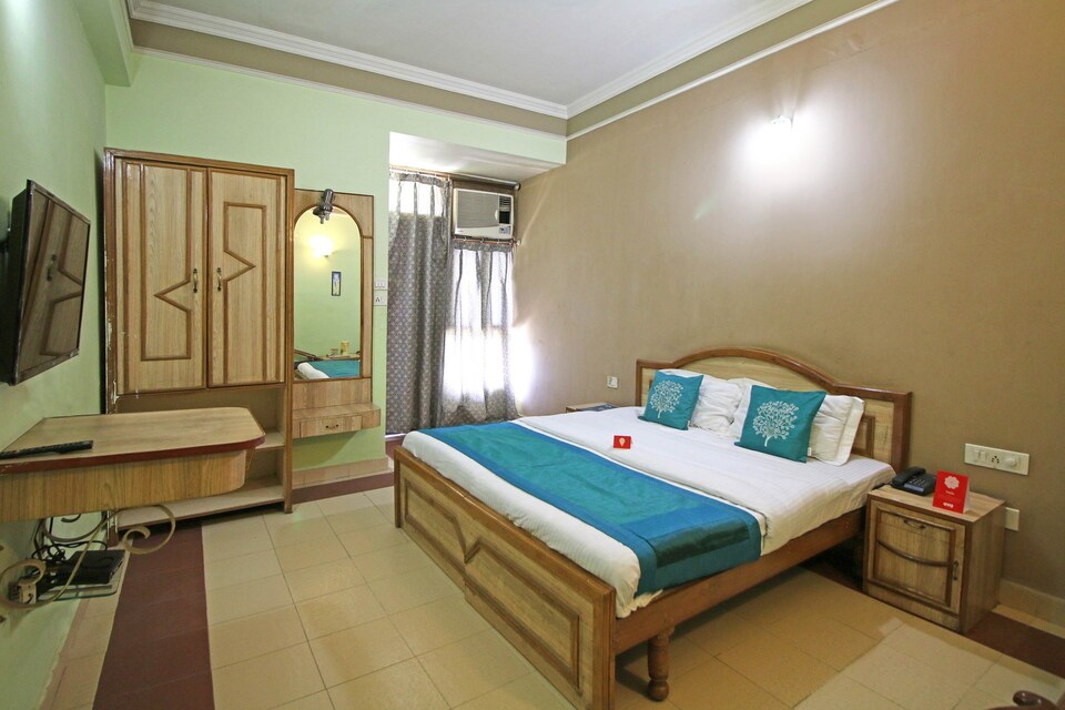 OYO 4567 Amrit Regency, Dehradun ISBT, Dehradun