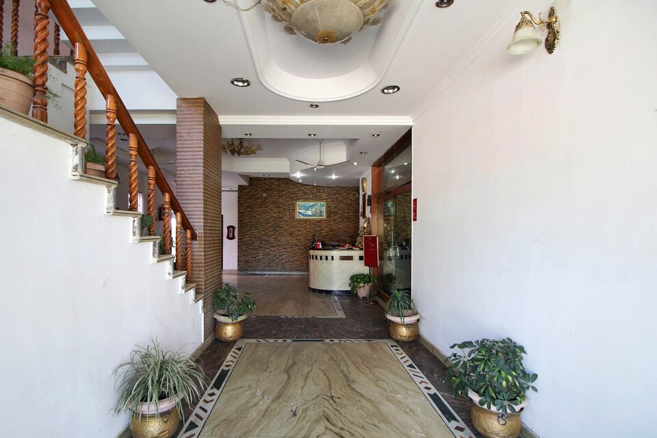 OYO 4567 Amrit Regency, Dehradun ISBT, Dehradun