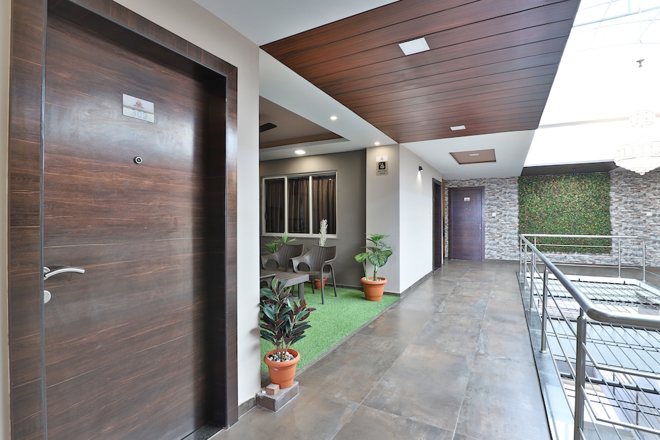 OYO 45498 Hotel Preet Palace, Valsad, Valsad