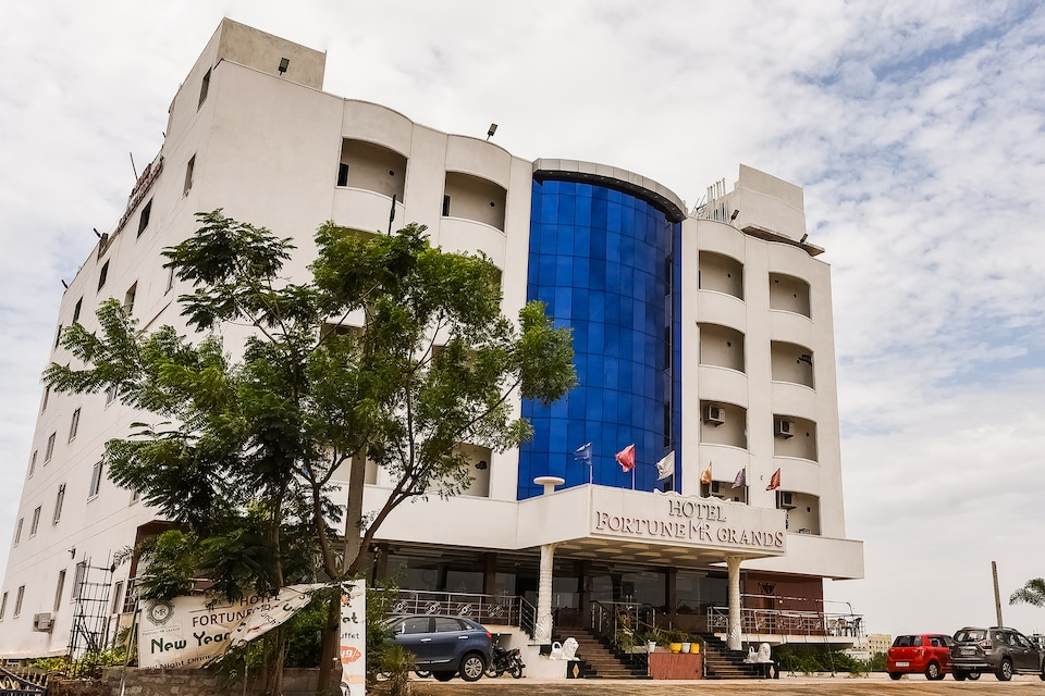 Palette - Fortune MR Grands, Sullurpeta, Sullurpeta