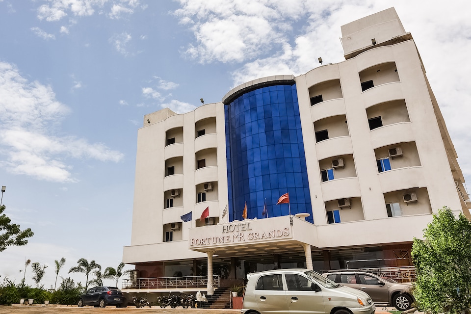 Palette - Fortune MR Grands, Sullurpeta, Sullurpeta