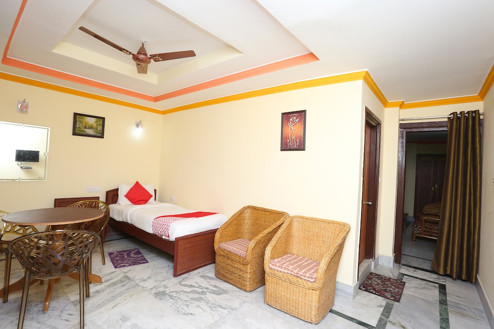 OYO 45507 Hotel Moomsie, Itanagar, ईटानगर