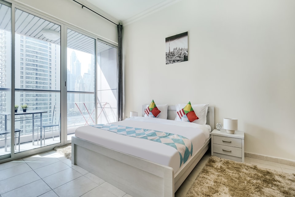 OYO Home 2121BHK V3 Tower, Jumeirah Lake Towers Dubai, Dubai