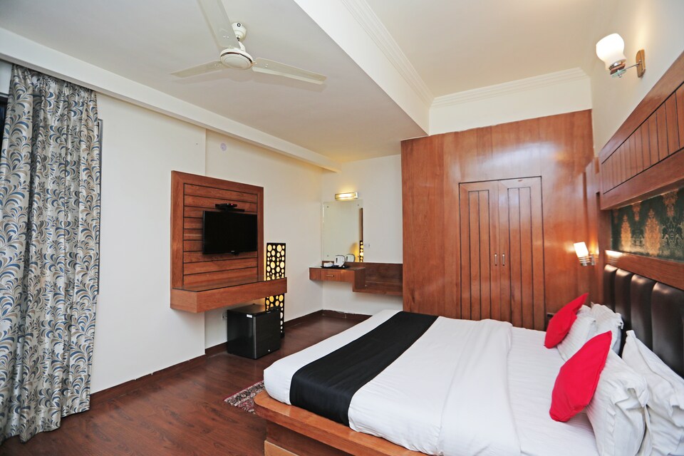 Capital O 45529 Hotel Grand Sharan, Katra, Katra