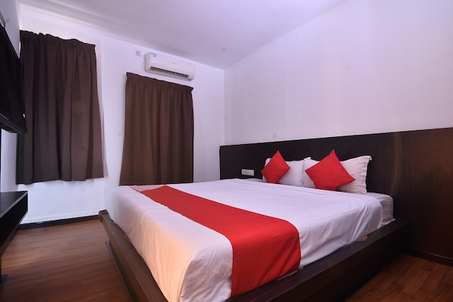 OYO 43960 Laksamana Executive & Boutique Hotel 