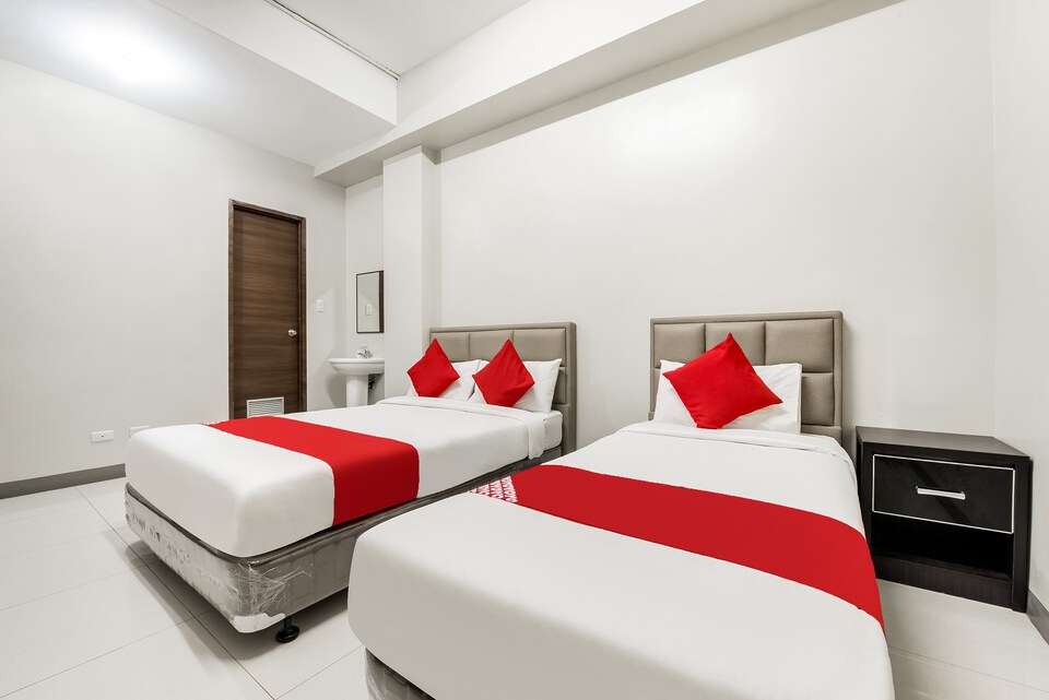 OYO 229 G Place, Santacruz Manila, Manila