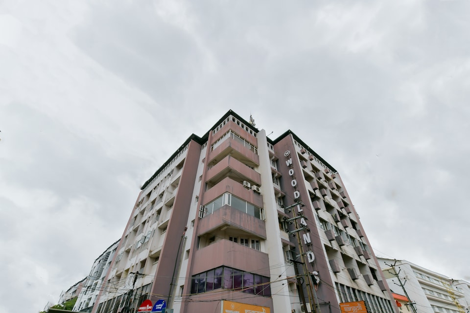 OYO Flagship 45564 Hotel Woodlands, MG Road Kochi, Kochi