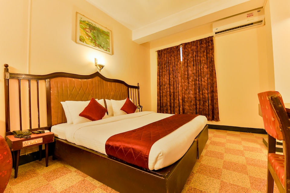 OYO Flagship 45564 Hotel Woodlands, MG Road Kochi, Kochi