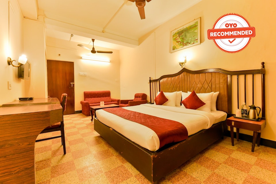 OYO Flagship 45564 Hotel Woodlands, MG Road Kochi, Kochi
