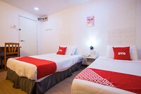 OYO 43963 T Signature Hotel