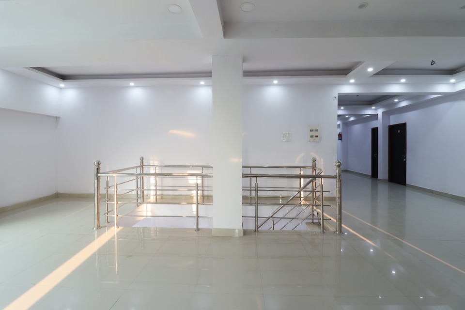 Hotel O Shri Tirupati, Raebareli road Lucknow, Lucknow