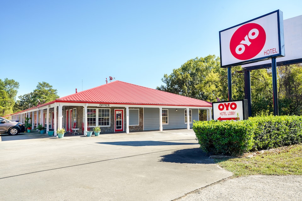 OYO Hotel Calhoun GA I-75 & US-41 Hwy, C30701, Calhoun GA