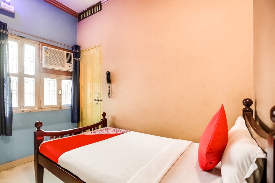SPOT ON 45585 Hotel Aakash Ganga, Lanka, Varanasi