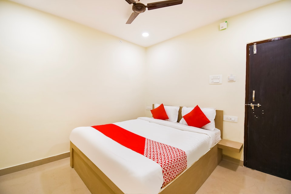 OYO Flagship  45586 Hotel Airport Inn, Airport Road - Raipur, Raipur