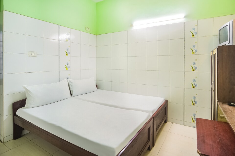 SPOT ON 45592 Nice Guest House , Mount Road, Chennai