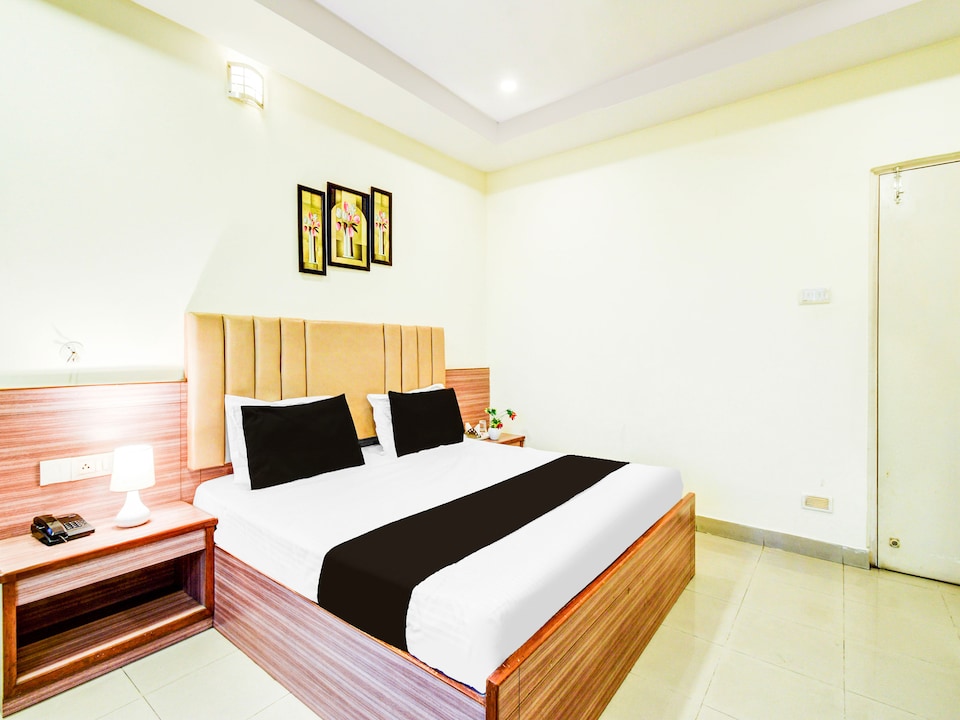 Townhouse Red Hills Lakdikapul Formerly Sitara Grand, Lakdikapul, Hyderabad
