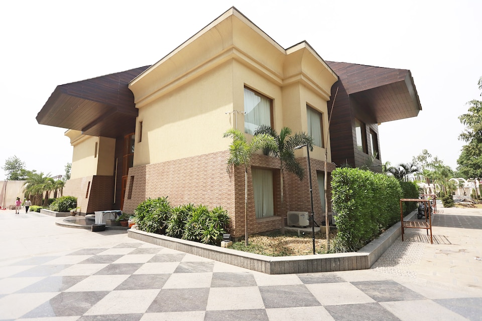 Palette - Silver Castle , Saharanpur, Saharanpur