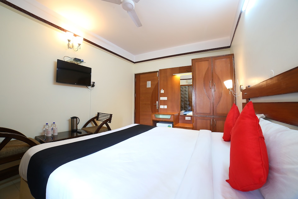 Capital O 45614 Hotel Kings Corner, Raja Park Jaipur, Jaipur