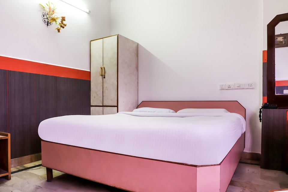 SPOT ON 45632 Hotel Chanda, Jhansi, Jhansi