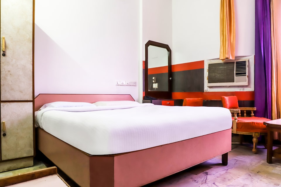 SPOT ON 45632 Hotel Chanda, Jhansi, Jhansi