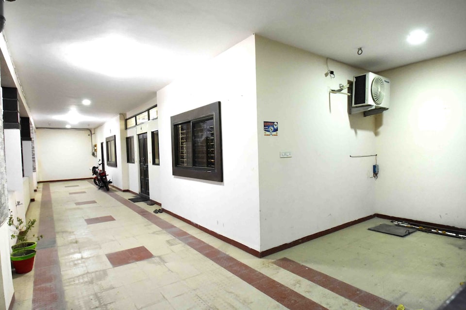 OYO 4579 Home Stay near IIM, Rajender Nagar, Indore