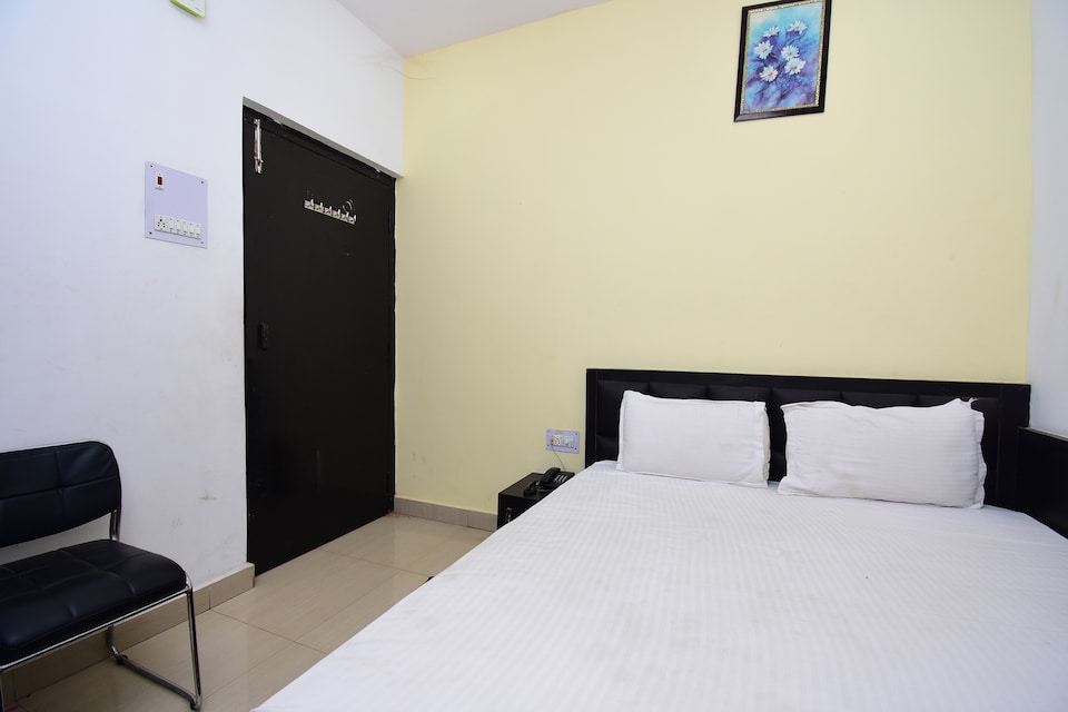 SPOT ON 45649 Hotel Bandhan, Daltonganj city, Daltonganj