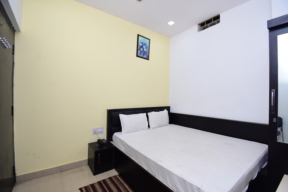 SPOT ON 45649 Hotel Bandhan, Daltonganj city, Daltonganj
