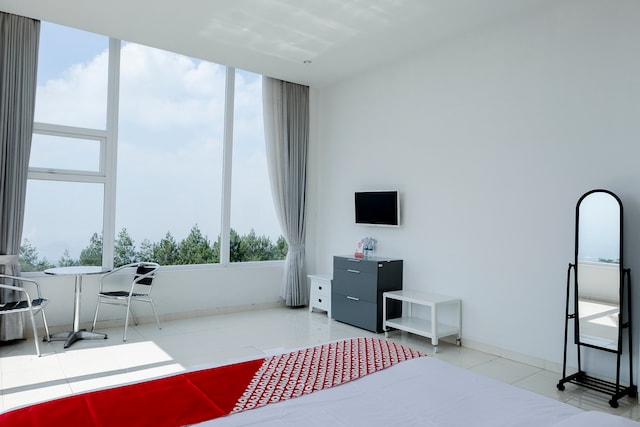 Hotel O Batu near Jatim Park formerly Villa Bukit Panderman Residence